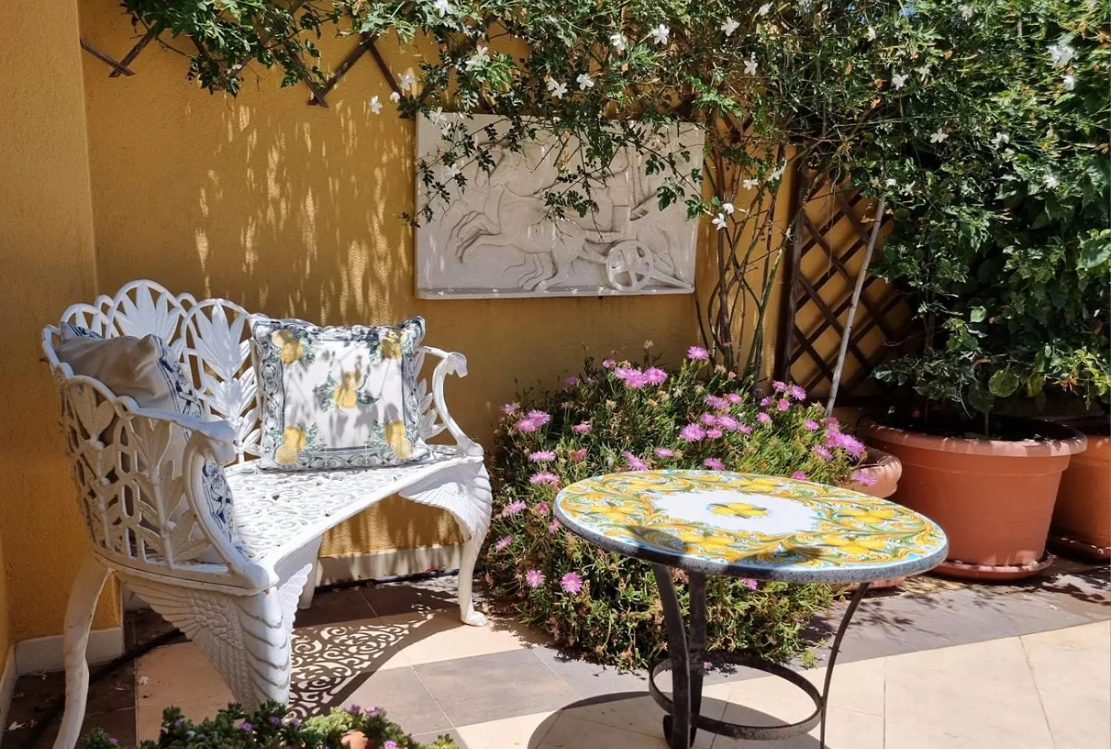Saint George'S House Appartamenti & Spa Pachino 0*,